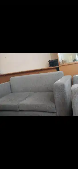 Kursi sofa ruang tamu