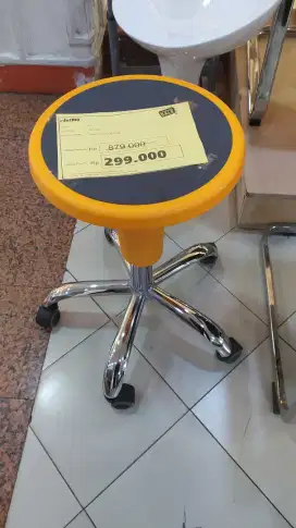 Kursi stooll beroda