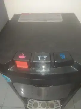Dispenser sharp galon bawah