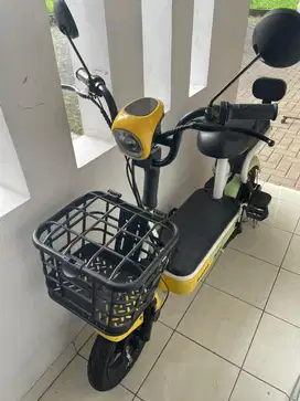 Sepeda listrik WMOTO