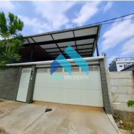 Dijual Full Furnished rumah dgn kolam renang di Setiabudi Regency