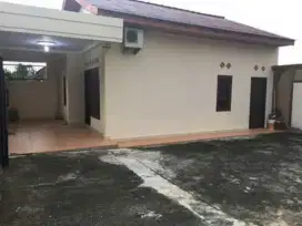 Rumah di jual lokasi strategis dan sudah sangat ramai