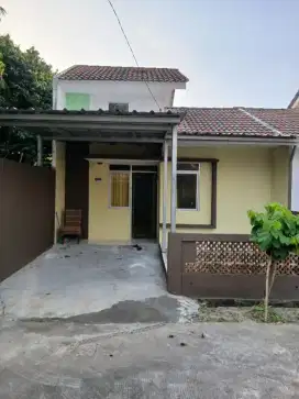 Rumah Disewakan Rp900 ribu plus IPL