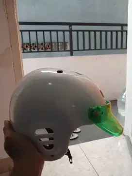 Helm sepeda bekas