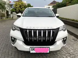 Fortuner VRZ DIESEL. AUTOMATIC. Tahun 2020. Putih.