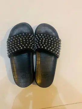 jual cepat sandal louboutin masih mulus