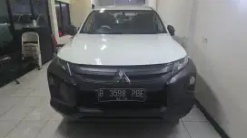 Di jual triton 4x4