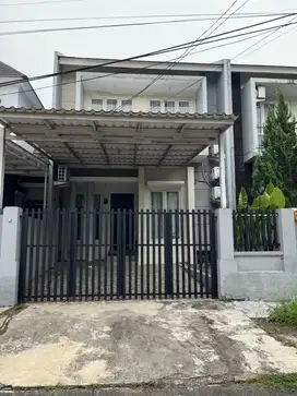 Disewakan rumah tinggal di lingkungan yang nyaman dekat Cibubur