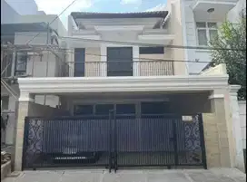 Disewakan Rumah 2 lt di Gudang Peluru Tebet lt 120 m2 ada 4 kt 4 km un