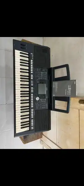 Keyboard yamaha psr s950 istimewa