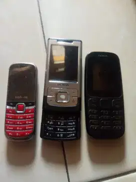 Bahan jadul hp ada tiga pc