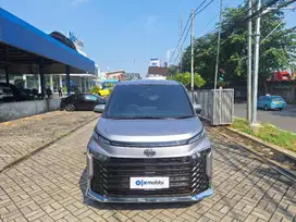 TDP Rendah Toyota Voxy 2.0 Bensin-AT 2023 Hitam C8DIB