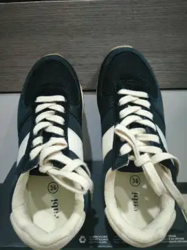 Preloved Sepatu Rubi Size 36