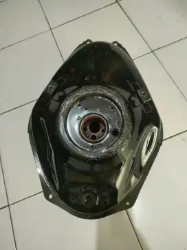 Tangki Yamaha R15, V3