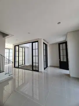 JUAL RUMAH WHITE HOUSE DIAN ISTANA LEBAR 8 BAGUS MURAH JARANG ADA BARU