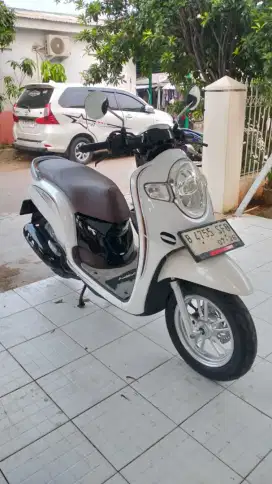 Bissmillah dijual motor Honda Scoopy stylish 2018 istimewa