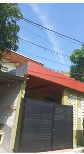 Sewa rumah baru renovasi, lantai 2