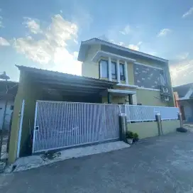 Murah Rumah 2 Lantai Di Dekat Stadion Maguwoharjo Semi Furnished