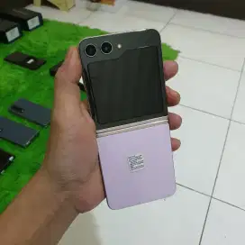SAMSUNG GALAXY Z FLIP 5 5G SEIN 8/256 GB MULUS LIKE NEW