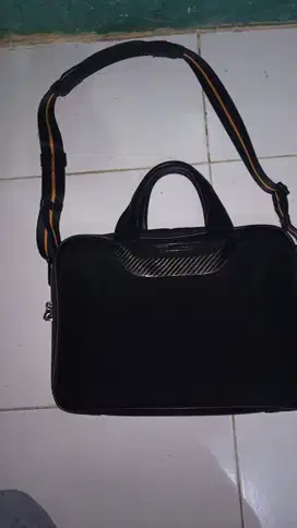 TUMI MCLAREN TAS selempang