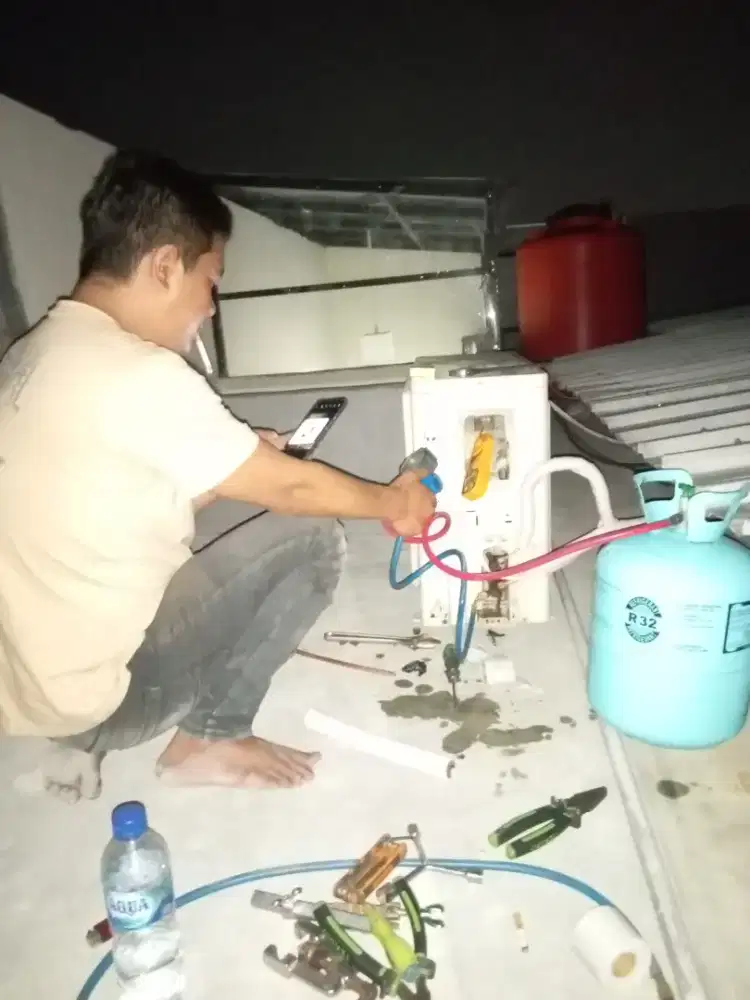 Jasa Bongkar pasang dan service AC