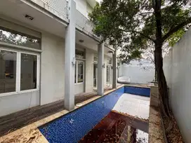 Dijual Rumah hoek 2,5 lt di Pondok Indah jl Pondok Hijau 17,8 x 20 m2