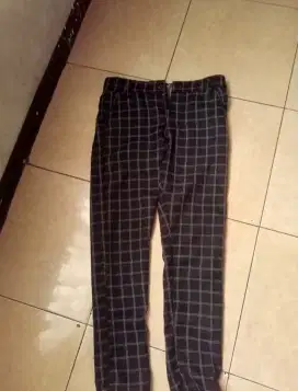 celana tartan cowok perempuan bisa