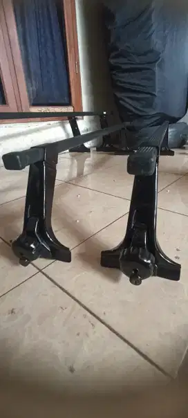 Thule crosbar footpack rain gutter
