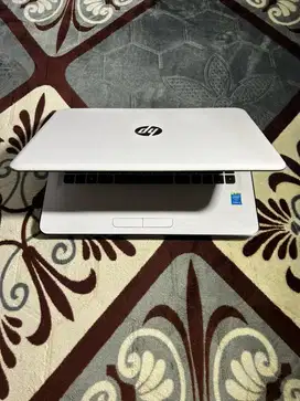 Laptop HP 14AC i3