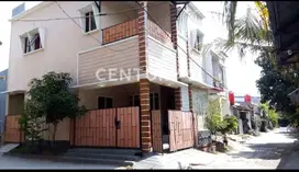 DIJUAL RUMAH HOEK CANTIK 2,5 LANTAI DI VILLA MAHKOTA INDAH BEKASI
