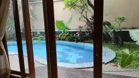 Disewakan Rumah Pondok Indah 650 m2 Dengan 2 Lantai 709 Juta/Thn Murah