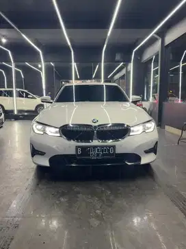BMW 320i Dynamic 2021