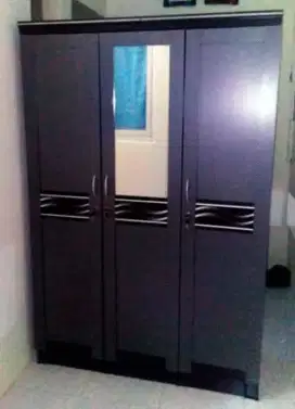 Lemari Pakaian 3 Pintu Kaca Luar MH 318 KL Star Black Oak