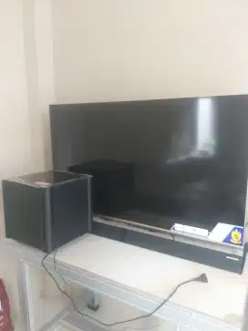 TV Polytron 50 inchi kondisi mulus no minus