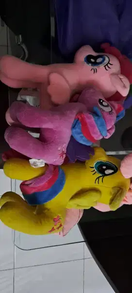 boneka unicorn warna warni