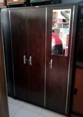 Lemari Pakaian 3 Pintu Activ Vast 3P