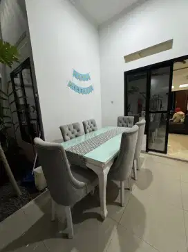 MEJA MAKAN SEMI KLASIK 1 SET 6 KURSI