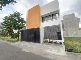 Rumah Elegan di Ngaglik – Dekat Al Azhar, Semi Furnish