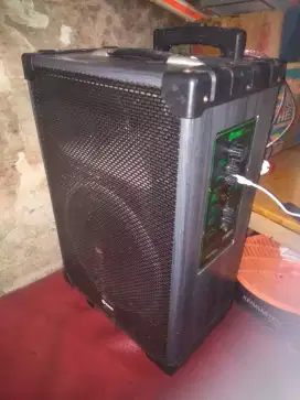 Dijual cepat, speaker bluetooth merek GMC type 883M