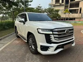 Termurah Rare pearl white landcruiser VXR 300