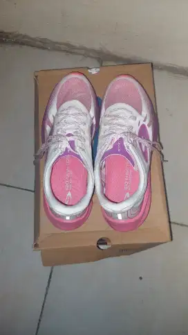 Sepatu Running 910 Nineten Haze Vision 1.0 Putih/Ungu/Merah Muda