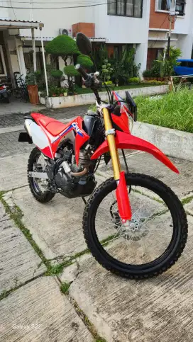 Jual Santai: Honda CRF 150L 2025 Merah – Kayak Baru, Siap Gas!