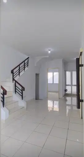 Disewakan Rumah Cluster Azalea, Paramount Gading Serpong
