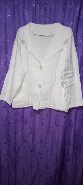 BLAZER PUTIH PRELOVED