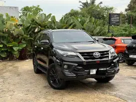 TERMURAH ISTIMEWA FORTUNER VRZ 2.4 TRD MATIC DIESEL KICKSENSOR FREE TV