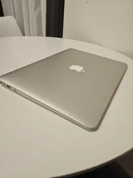 Dijual MacBook Air 13Inch 8/128GB - 2017