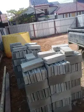 Batako Dinding Padat