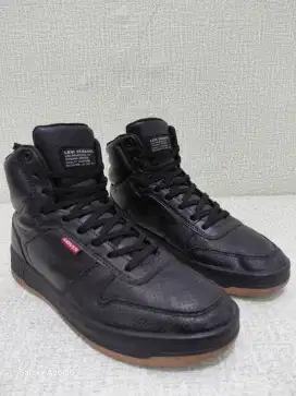 Levi's high full black
size 42 insole 26.5 cm