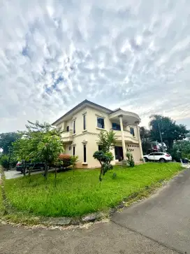 Jual rumah mewah hoek di alam sutera sutera cemara