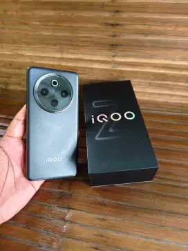 Iqoo Z10 (12/256)